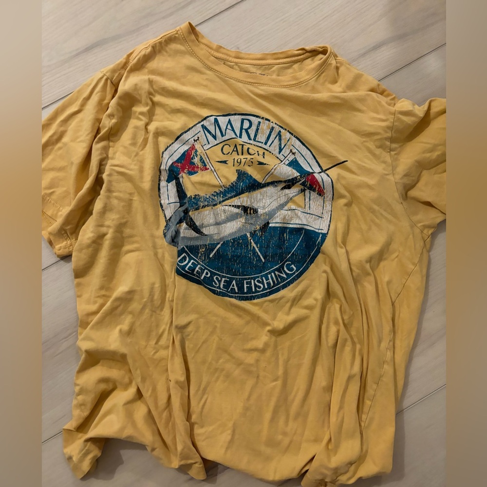 graphic tee